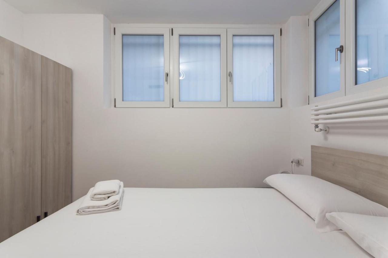 I Host Apartment - Val Strona 6 Milan Exterior photo